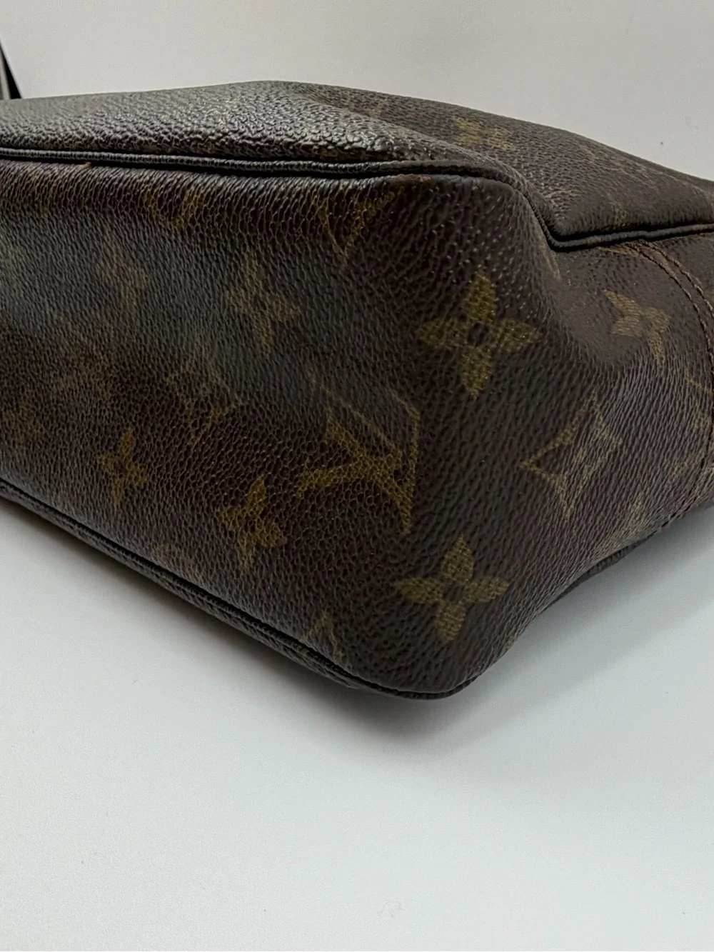 Louis Vuitton Trousse 28 Monogram Toiletry Bag W/Dust Bag Very Good Condition - Picture 6 of 16